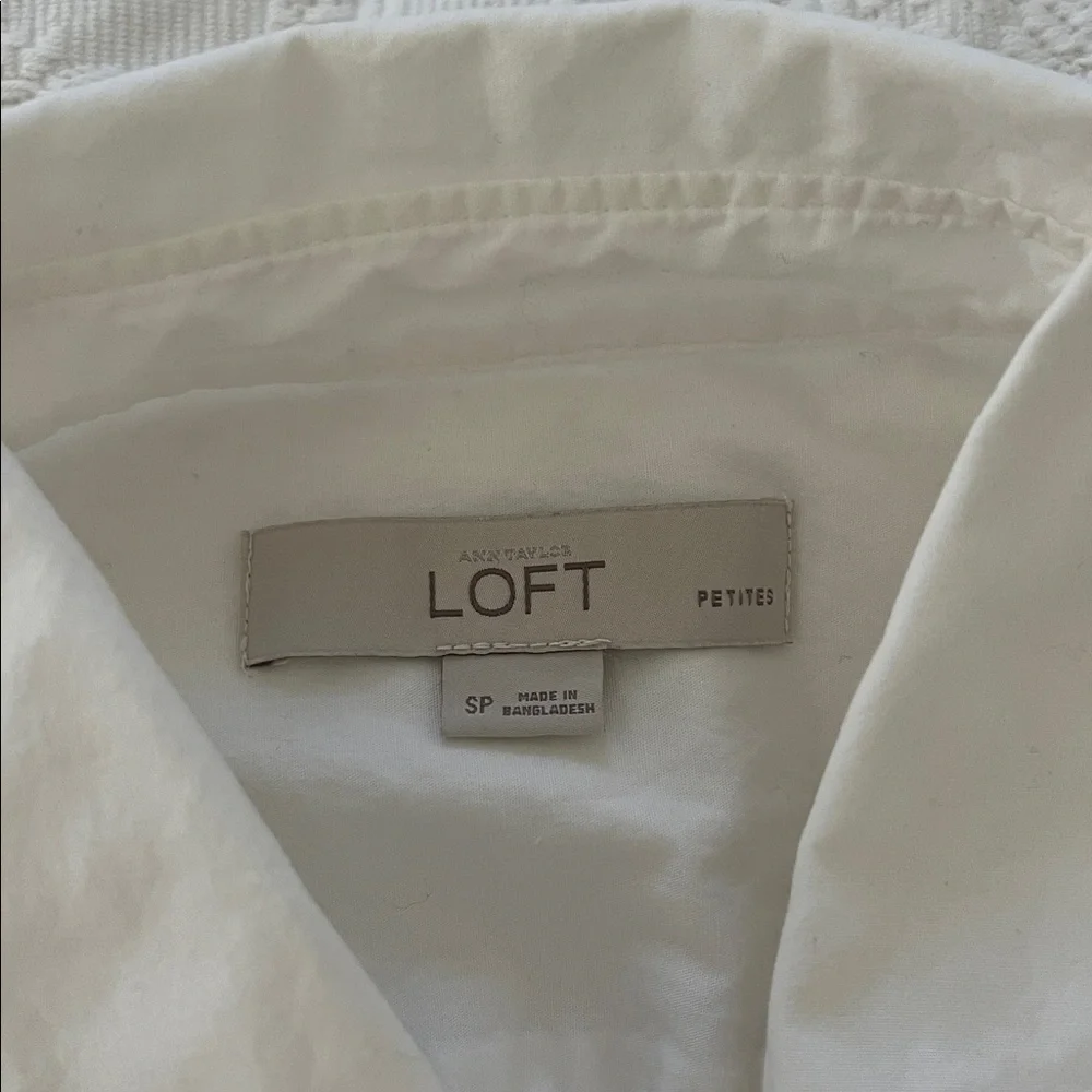 Ann Taylor Loft White button down shirt SP - Picture 2 of 3